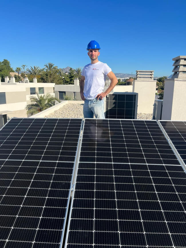 Instalación de Placas Solares: Tu Camino hacia la Energía Limpia.