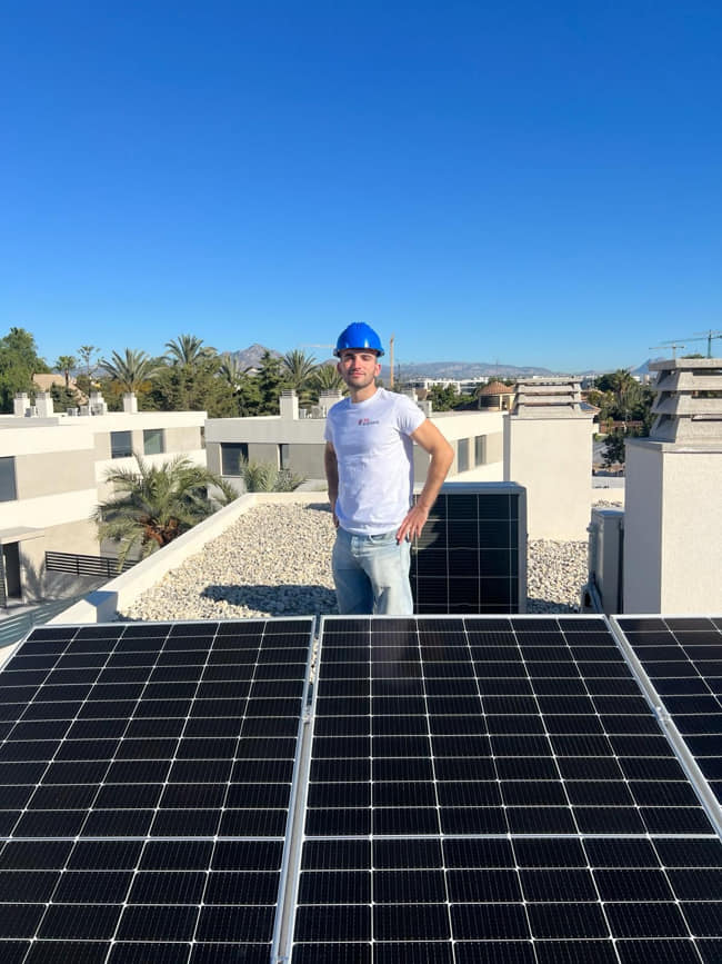 Foto de Instalación Fotovoltaica: Empoderando tu Hogar con Energía Renovable placas fotovoltaicas para energía solar